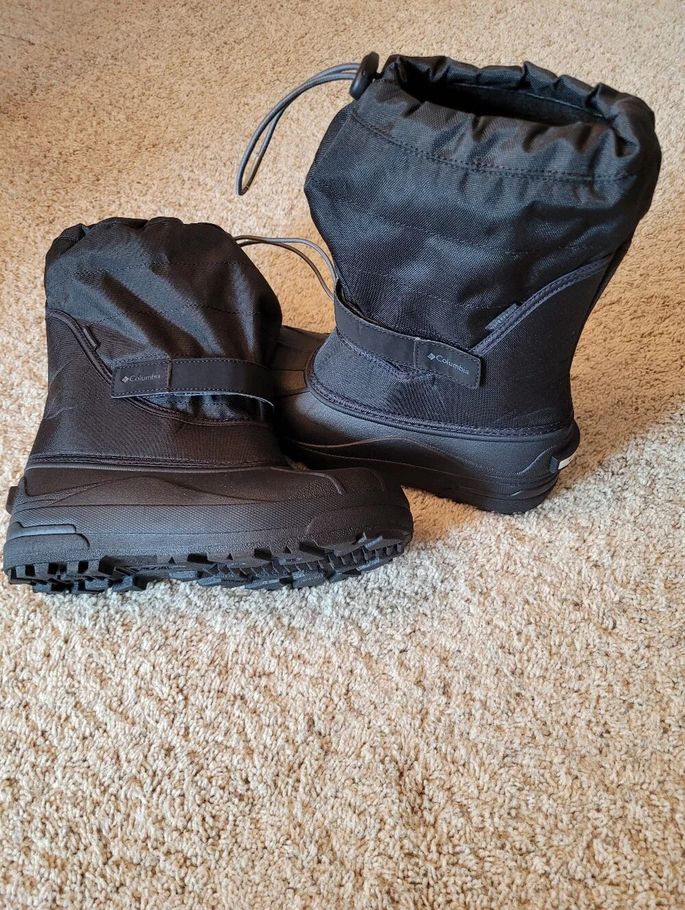 Columbia Womens Black Waterproof Snow Boots Bungee Type Closure Like New 7